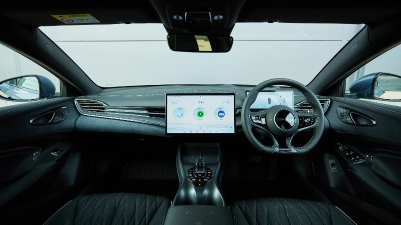 BYD viết tắt của Build Your Dreams thành lập năm 1995