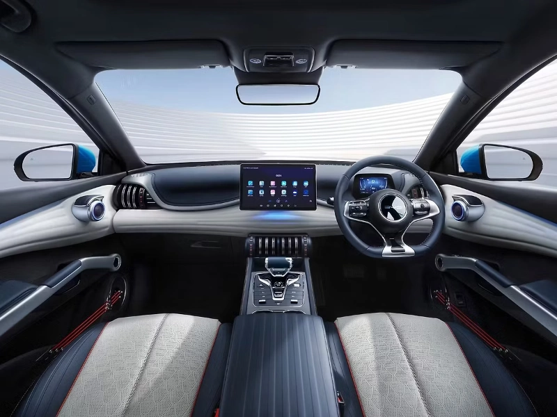 Cảm giác ghế ngồi và khả năng cách âm khá ổn ở tốc độ đô thị